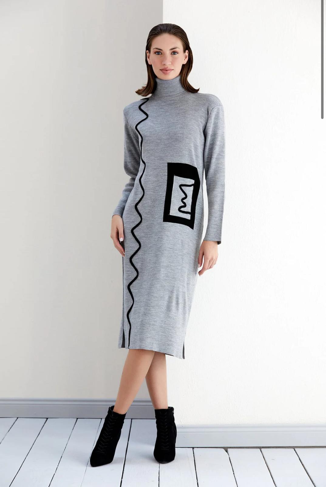 Women Long Sleeve Knitted Midi in Grey